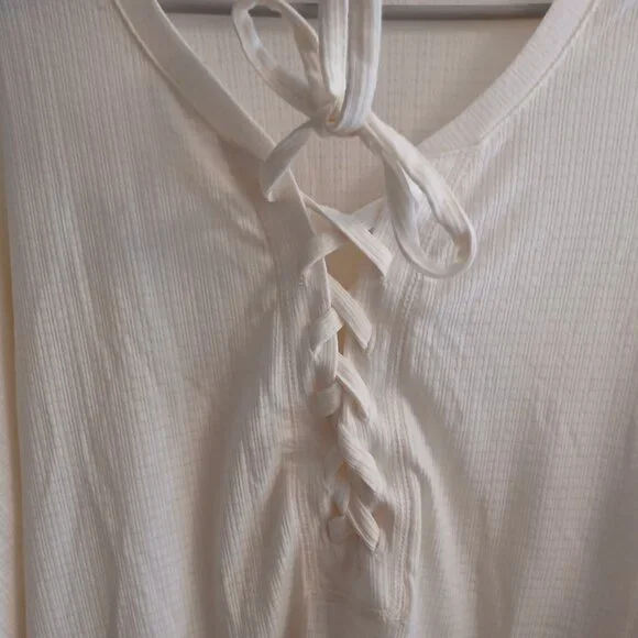 *Host Pick*  Torrid Beige Texture Jersey Lace-Up Drop Shoulder Top, 1x NWOT - Picture 5 of 10